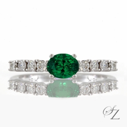 oval-cut-tsavorite-and-diamond-ring-lstr046