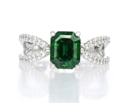 tsavorite-and-pavé-diamond-split-shank-ring-lstr454