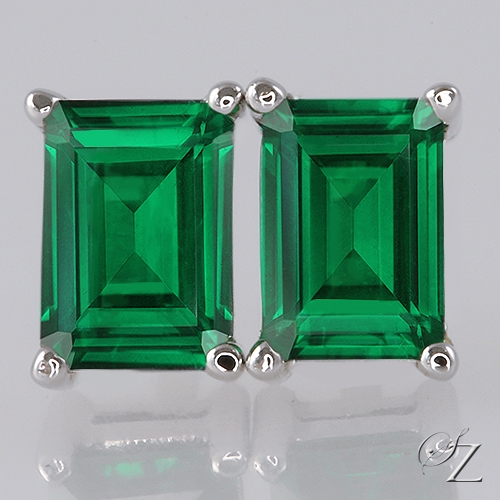 emerald-cut-tsavorite-studs-lste087