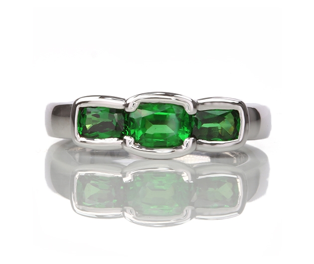 contemporary-tsavorite-trilogy-ring-lstr116