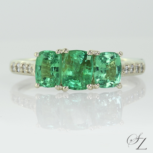 emerald-and-diamond-trilogy-ring-lstr183