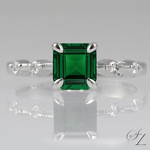 emerald-cut-tsavorite-and-diamond-ring-lstr340