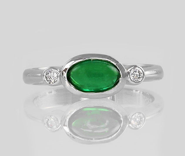 tsavorite-cabochon-and-diamond-ring-lstr377