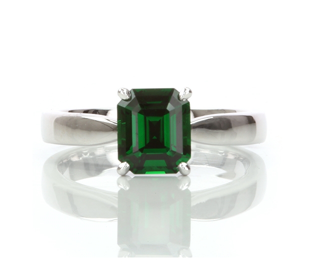 tsavorite-solitaire-ring-with-tapered-band-lstr569